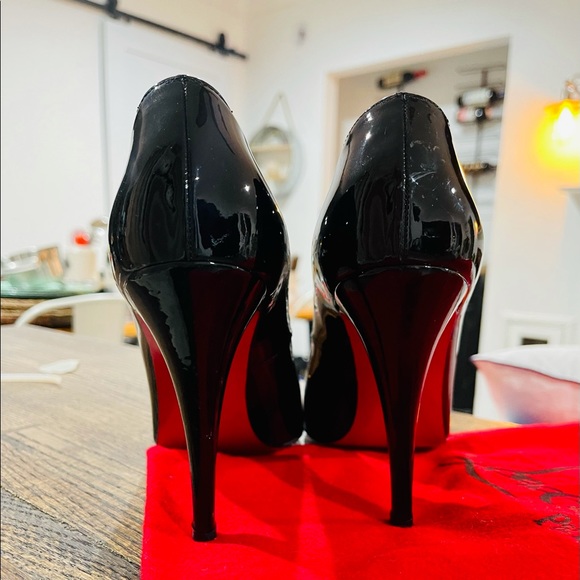 Christian Louboutin patent leather black heels 8.5 - Picture 5 of 10